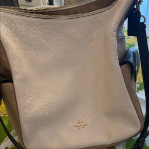 Coach Women's White and Brown Leather Shoulder Bag